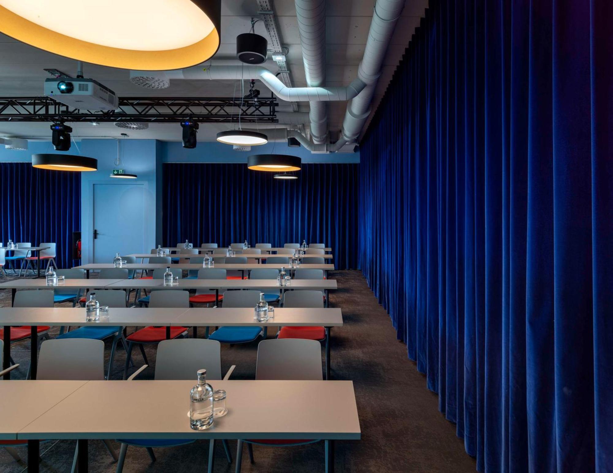 B'Mine Hotel Duesseldorf — Photos 1